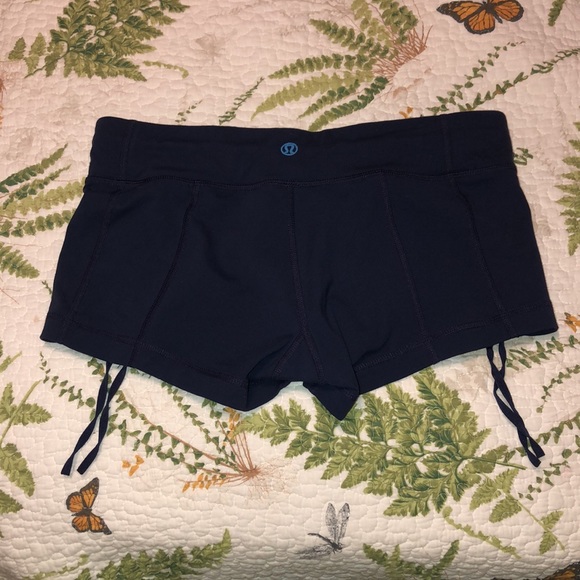 Lu lu lemon women’s Shorts - Picture 11 of 14